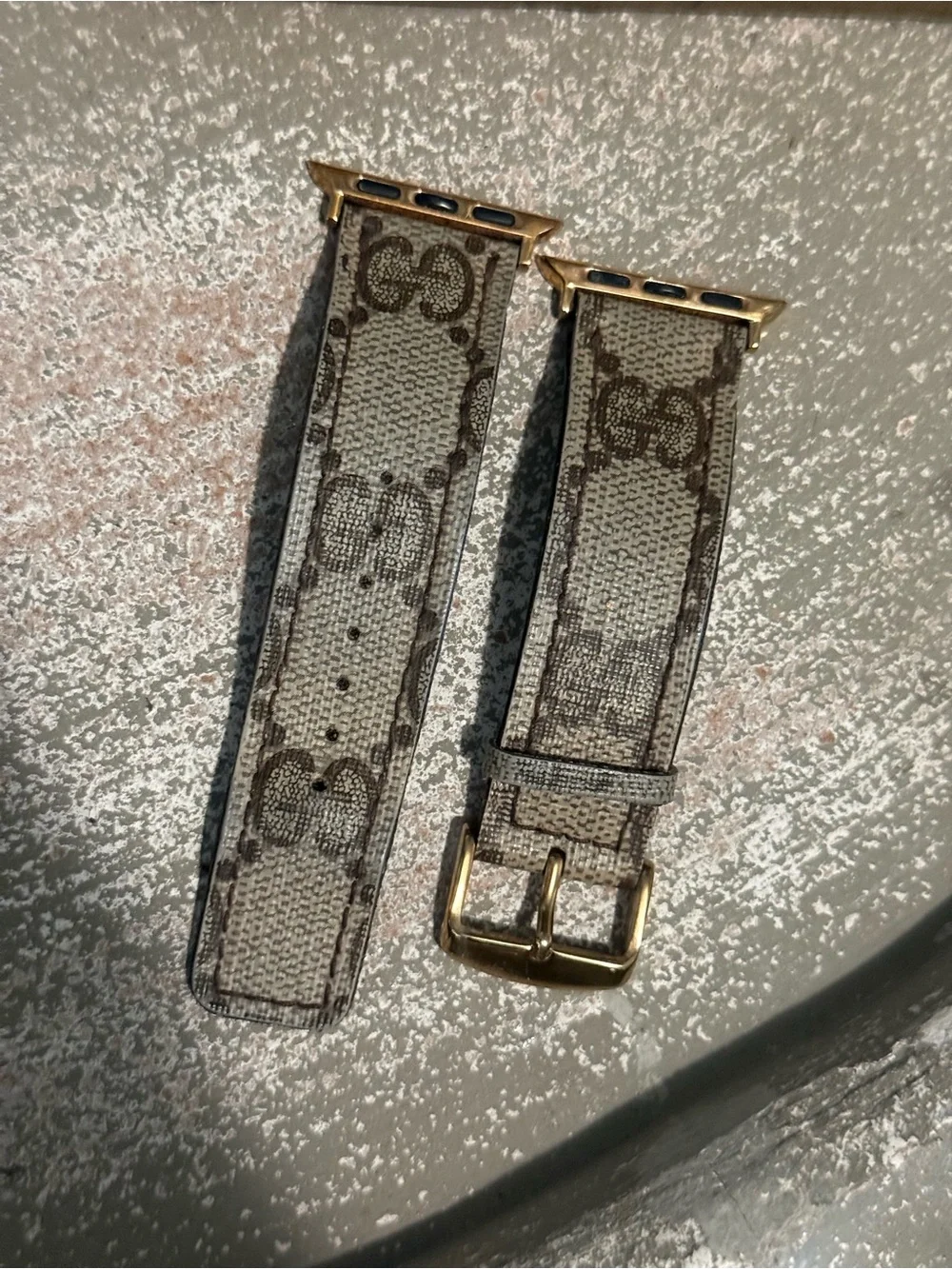GG apple watch. Band